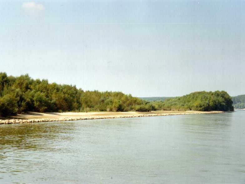 Vezetőmű a Mosoni Duna
