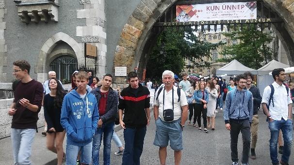 megnézték.