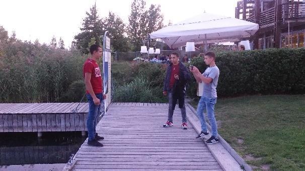 azután bementek a Visegrádi