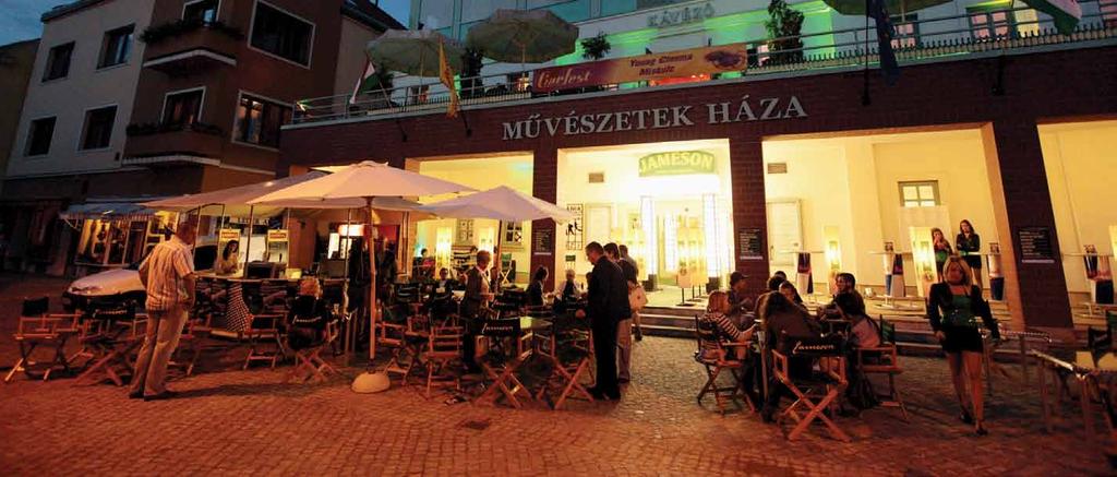 Külföldi meghívottak, balett- és versenytáncos párok színesítik a rendezvényt, betekintést nyújtva a tánc különböző műfajaiba. www.ifihazmiskolc.