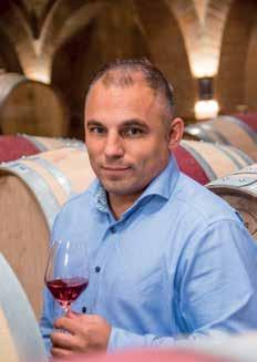 VINART CLASSIC CABERNET SAUVIGNON száraz, 0,75 l, 2 665 Ft/l 1 Mélyrubin szín, enyhén barnába hajló széllel.