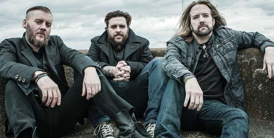 A korai időkben a Seether megannyi tagcserén átesett, ám 2003 óta Shaun Morgan, Dale Stewart és John Humphrey triója megbonthatatlan egységet alkot.