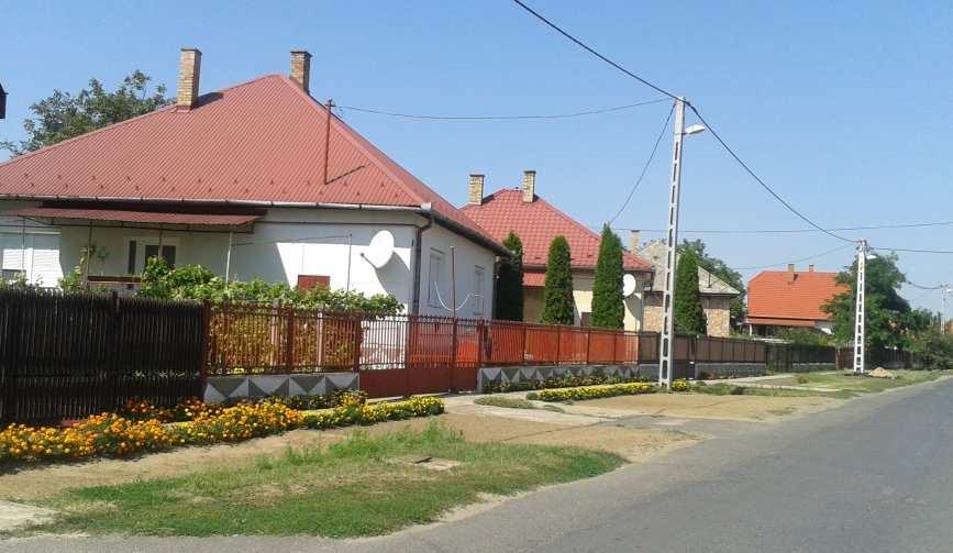 sátor és manzárd tetős ületek is