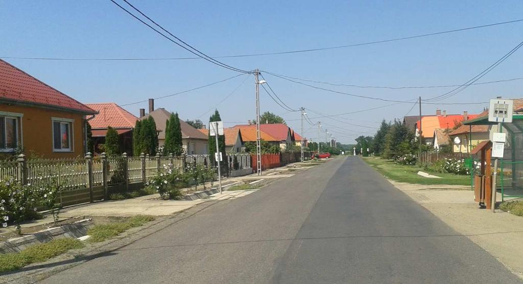 BEVEZETÉS 1 Az építészet a formák rendszerbe szedésével rendet teremt, letisztult szellemi alkotást hoz létre:a formákkal érzékeinkre hat, plasztikai élményeket vált ki, e kapcsolatrendszerrel mély