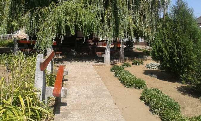 A település két gondozott közparkja az