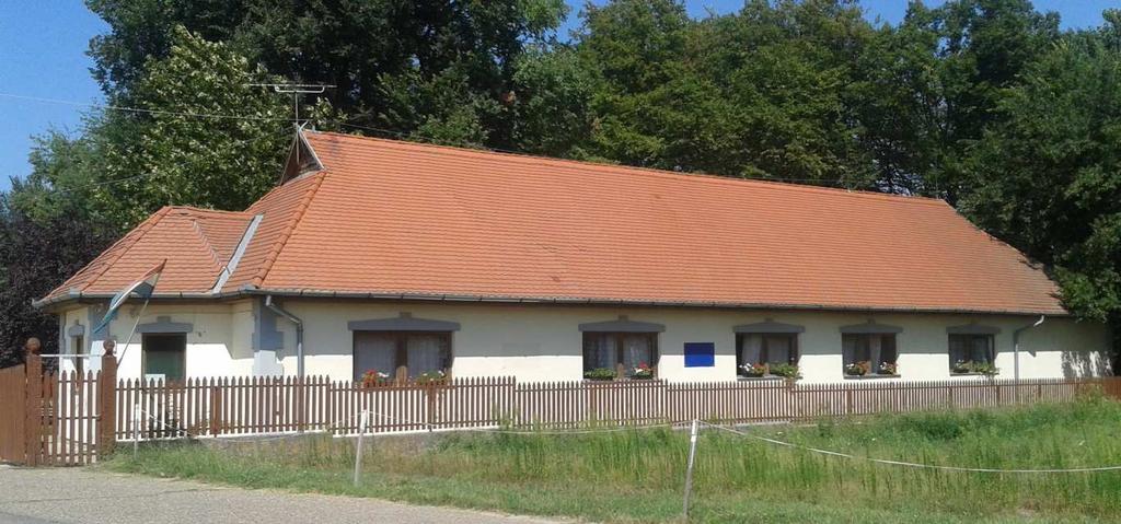 JÓ PÉLDÁK, ÉPÍTÉSZETI RÉSZLETEK 6 épületek, építészeti részletek (ajtók, ablakok, tornácok,
