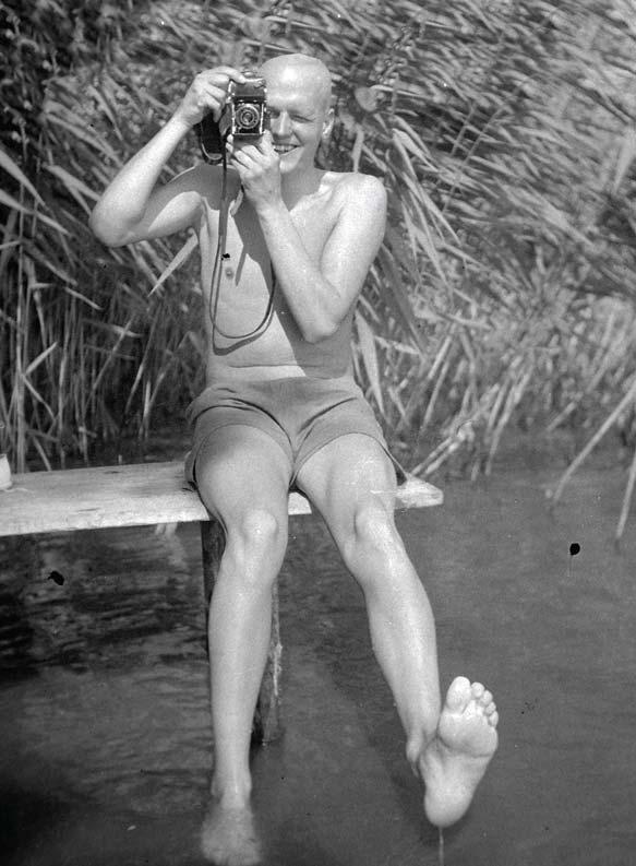 FOTÓ 50 F Augusztus 29. a fotográfia napja. Fotózzuk le a nyarat, mert mindjárt vége! Fotó: 1941. Wein Sarolta, www.fortepan.