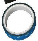 Tartalmaz 2 Tubeless felniszalagot, 2 Tubeless szelepet, 2 flakon Doc Blue tömítő folyadékot, egy felrakást könnyítő Easy Fit
