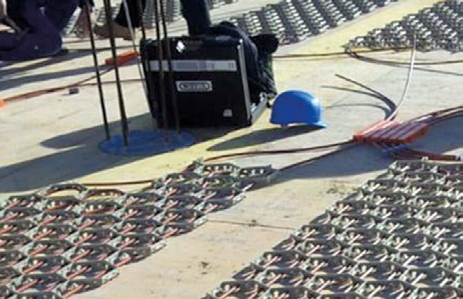 Wavin Tempower CW-90 aktív betonos felületfűtési és -hűtési rendszer Tömítettségi vizsgálat A fűtőkörök víztömörségét a betonozás előtt és alatt is nyomáspróbával kell ellenőrizni.