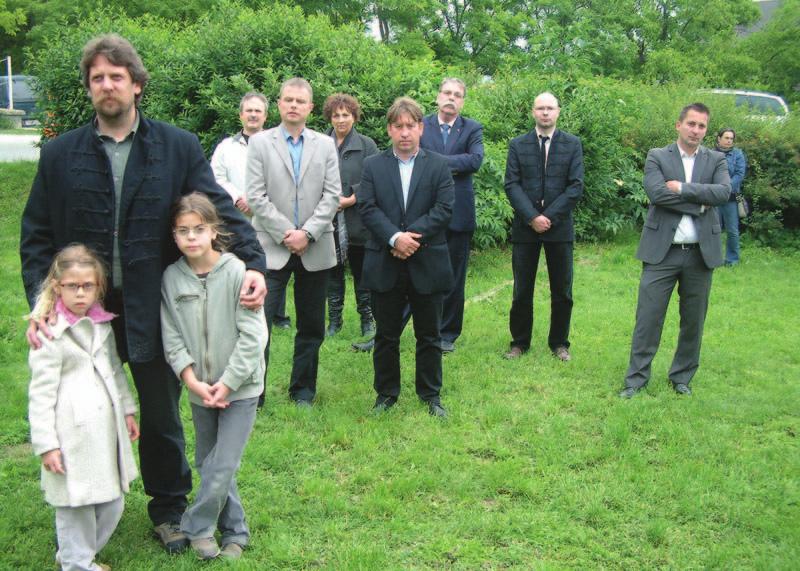 május 31-én nyilvánította június 4-ét, a trianoni békediktátum aláírásának napját, a Nemzeti Összetartozás Napjává. Elválaszthattak, de szét nem választhatnak! így hangzott a nap országos mottója.