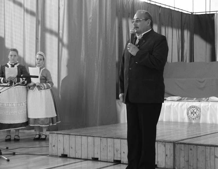 NEVELÉS OKTATÁS Német nemzetiségi est a Zichy iskolában A Német Nemzetiségi Projekthétrôl készült tudósításunk már az elôzô számban elkezdôdött.