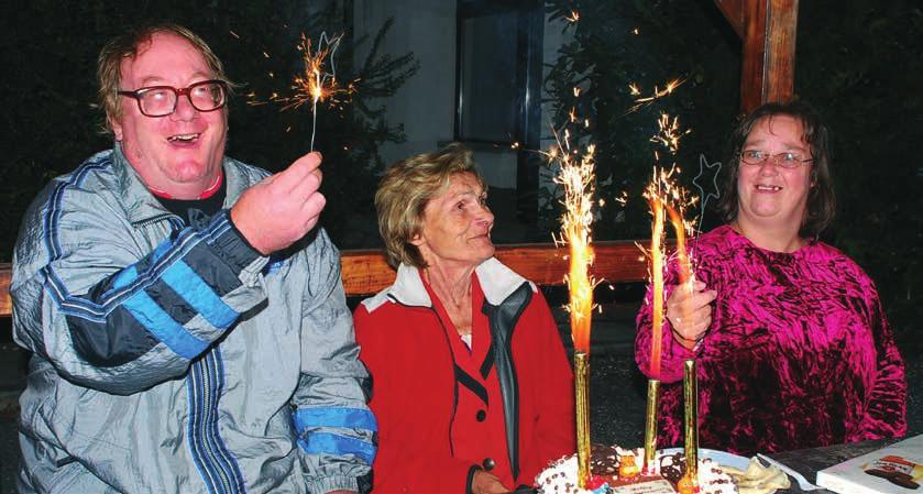 jövedelemhez jussanak. Másrészről teret kívánunk adni a közösségi társadalom felé nyújtott szolgáltatásoknak, fontosnak tartjuk a lap szerepét az előítéletek kezelésében, csökkentésében.