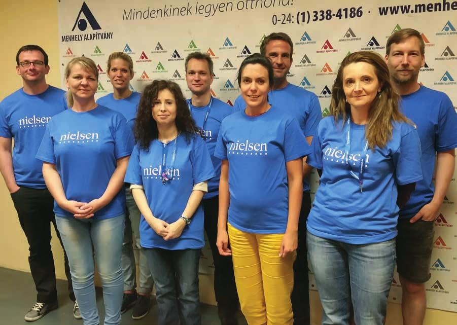 ÖNKÉNTESEINK MUNKÁJA A mi önkénteseink nem pusztán jótékonykodnak. Nem csak távolról és arctalanul segítenek, hanem valódi kapcsolatot alakítanak ki az otthontalan emberekkel.
