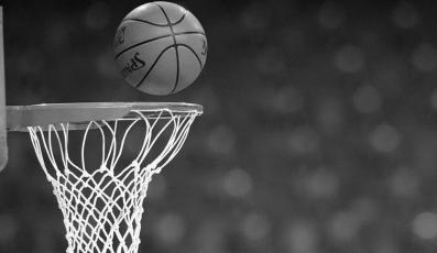 SZABÓ ENDRE Van e kedvenc sportja vagy sportol e tanár úr? Nézek a víváson kívül mindent. pl.