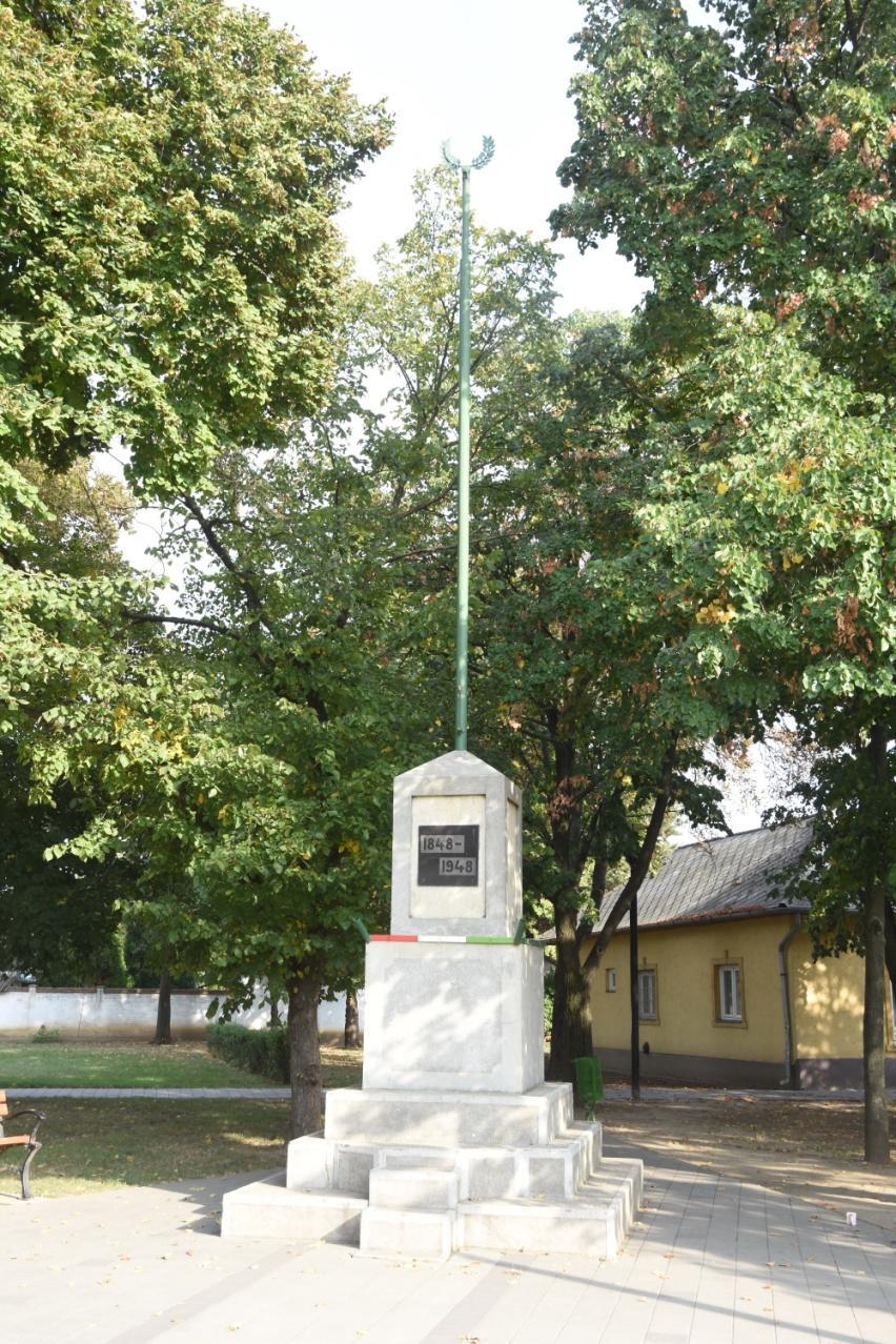 Sorszám: 6. A védendő objektum megnevezése: 1848-49-es emlékmű Vizsgálat ideje: Címe: Helyrajzi szám: 178. 2002.