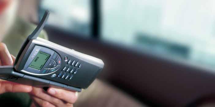hardverteszt street legal: red line racing MOBILVILÁG Nokia 8800 Leadtek 9553 SiRFstar III Fémburkolat a marokban Bluetooth GPS A HÓNAP mobil kütyüje A Nokia továbbra is igyekszik új formákat alkotni.