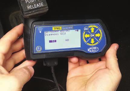 TPMS CONNECT: A jármű vizsgálati funkciója lehetővé teszi érzékelők és szenzor akkumulátorok ellenőrzését, a beavatkozások megkezdése előtt A szenzorok azonisitása azonosítása szétszerelés nélkül