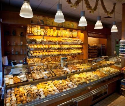 Pékségek /Bäckerei Fejedelmi pékség Hétfő-Szombat:06-20 Vasárnap:07-12 és 16-20 Cím:Erkel fasor 6.