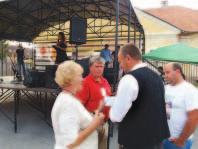 Évtizedes már az a megfejtésre nem igazán szoruló titok, amely révén a tiszteletes úrral a berzéteiek eljönnek hol a Kárpátmedencei Magyarok Találkozójára, hol a református gyülekezet 100 éves