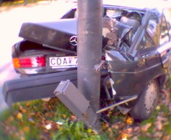 Svédországban évente mintegy 400 ember veszti életét autóbalesetben