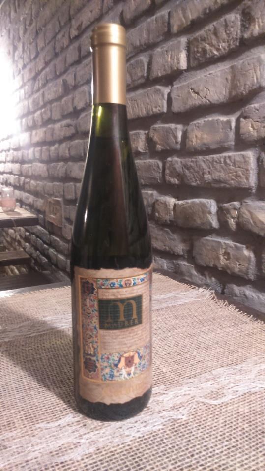 Corvina White 2013 Szerémi zöld, bakator, mézes fehér, sárgamuskotály, és a rajnai házasítása.