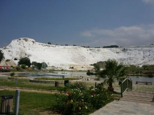 Pamukkale Pamukkale egy népszerű és lenyűgöző utazás az ország egyik legfontosabb természeti világörökség helyszínére.
