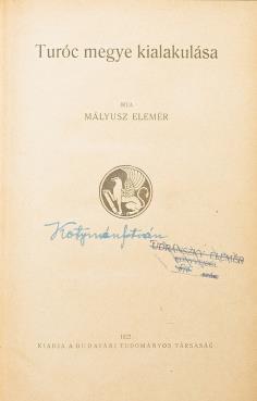 Techert Margit filozófussal a szovjet front elől menekülve 1944-ben Tatára, majd Héregre az erdészházba költöztek. 1945.