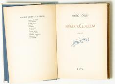 Ady portréjával, valamint Csorba Gáza rajzával. Fűzve, kiadói papírborítóban. 272 mm. Körülvágatlan, jó állapotú példány. 341. NYUGAT.