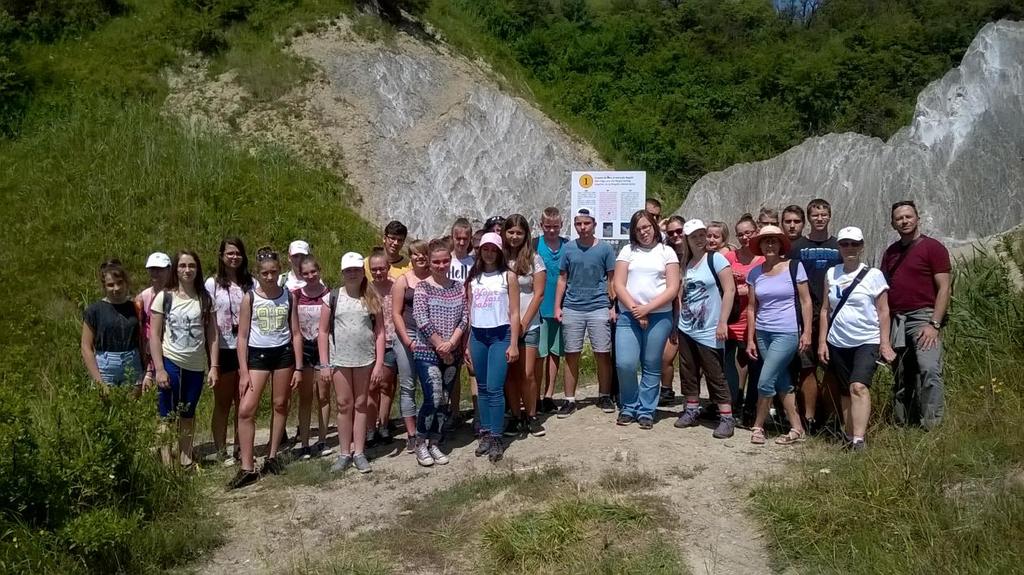 Közel két órás program volt, mely után a sóbányába is lementek. Ez volt csak az izgalmas, mert egy csuklósbuszra kellett felszállni, mely levitte az embereket a bányába.
