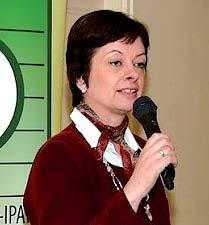 Tájékoztatta a résztvevõket a meghívott vendégek távolmaradásának okáról is, és felolvasta Rabi Ferenc BDSZ elnök témában írt levelét, melyben jó munkát kívánt a IV. Taggyûlésnek.