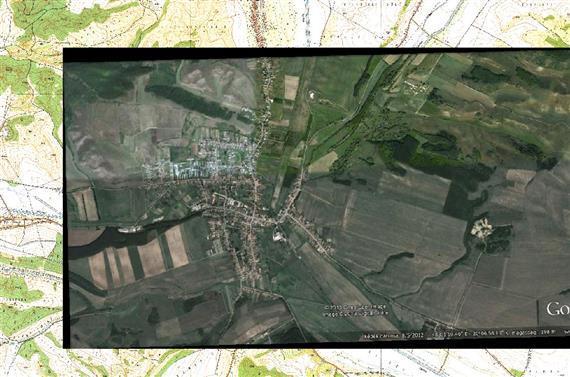 2.38. ábra: A georeferált kép (kisebb, műholdkép) a referenciatérképre (nagyobb, térkép) helyezve Ellenőrző kérdések Önellenőrző kérdések: Hogyan lehet papírtérképből megfelelő raszteres állományt