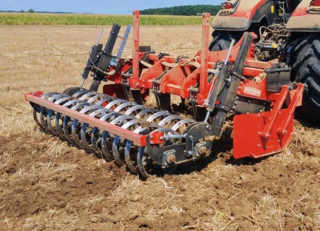 típusoknál mechanikus), oldalsó terelőlemez és tandem ékgyűrűs henger opcióban. ERŐGÉP KAT.