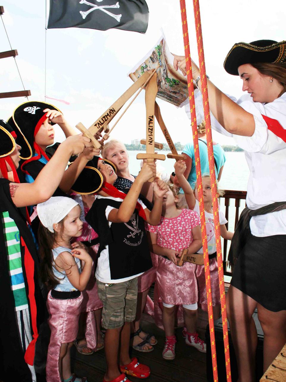 Interaktív Gyerek Program Kalóz hajóink fedélzete igazi családi és gyerekprogrammal várja utasait.
