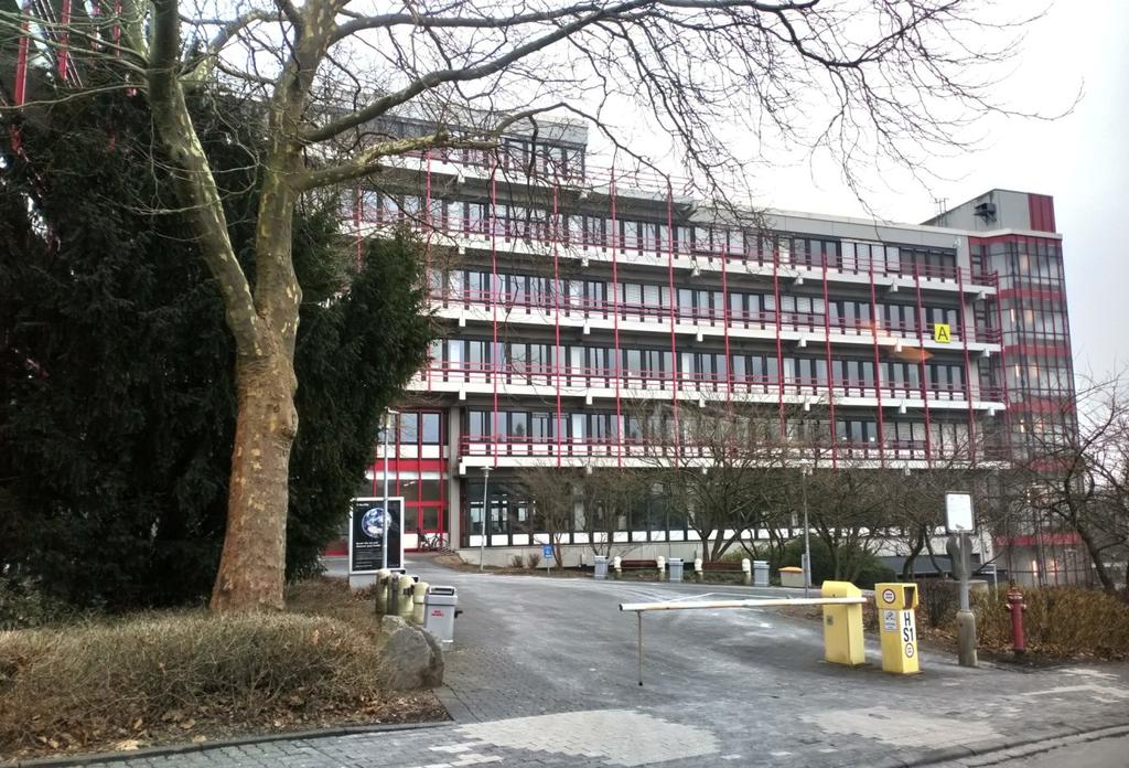 Ez a Hörderlin Campus, a főépületből ide