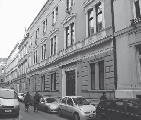 21 A Faipari Tudományos Egyesület 60 éves történetéből Dr. Tóth Sándor A Faipari Tudományos Egyesület, ismertebb néven a, az 1950.