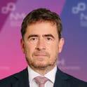 szakjogász képzésben vett részt. 1996-ban egyéni ügyvédként kezdte tevékenységét, majd 1997-ben megalapította a Vass és Murányi Ügyvédi Irodát.