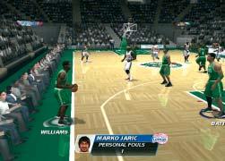 a játékosai parádéznak a háttérben. Magyarán nálam Boston Celtics-es menü jelent meg, amely mellett Paul Pierce, Tony Battie és Walter McCarty figurázik.