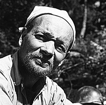 1956 Fernand Petzl -1122 méteren a Gouffre Berger barlangban (Franciaország). 1968 Az első mászó- és ereszkedőeszközök értékesítése (BASIC és SIMPLE). 1977 Az első Petzl beülők gyártása.