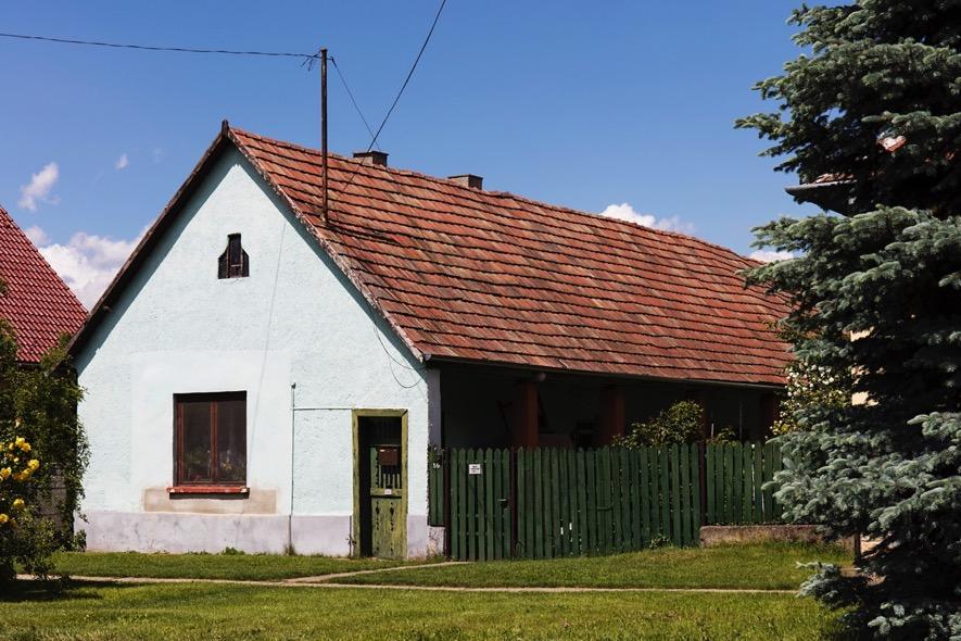 Ugyancsak a Kossuth Lajos úton áll ez a ház.