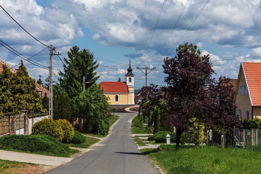 3 Örökségünk A későbarokk stílusú evangélikus templom 1783-84 között, a tornya 1799-1800 között épült. Főoltára klasszicista stílusú.