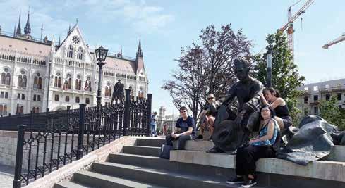 oktatási intézményeink királyhelmeci Gimnázium A Királyhelmeci Gimnázium csapata a budapesti döntőben A Karosi Turul Hagyományőrző Íjász Egyesület szervezésében június közepén, Budapesten került