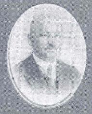 teologie, Cj (1923). Notar al Senatului scolastic arhidiecezan din Blaj (1915); pr. şi dir. de şc. în Dârja (fostul jud. Solnoc); prof. suplinitor la Lic. Al. Papiu Ilarian, TgM (1 oct. 1919-1 apr.