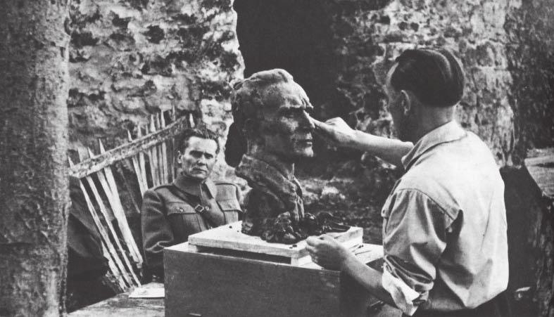 Irodalom Tito marsall modellt ül készülő szobrához élesebben Prága eljárása ellen emelt hangot a magyar kormány, mert a legszélsőségesebb fasiszta módszerekkel versenyző csehszlovákiai magyarüldözés