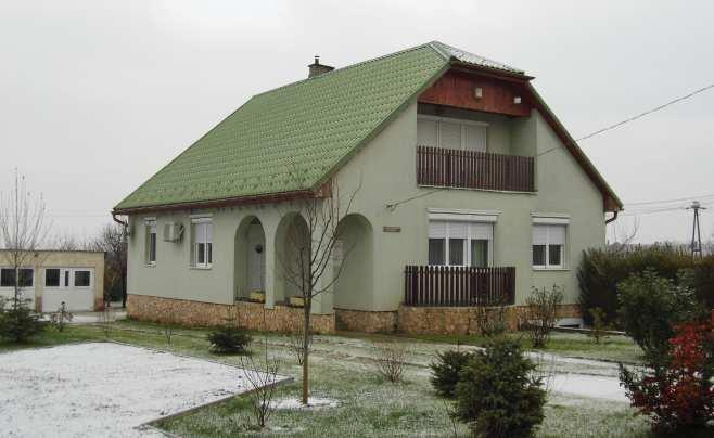 körbejárni, és azokból