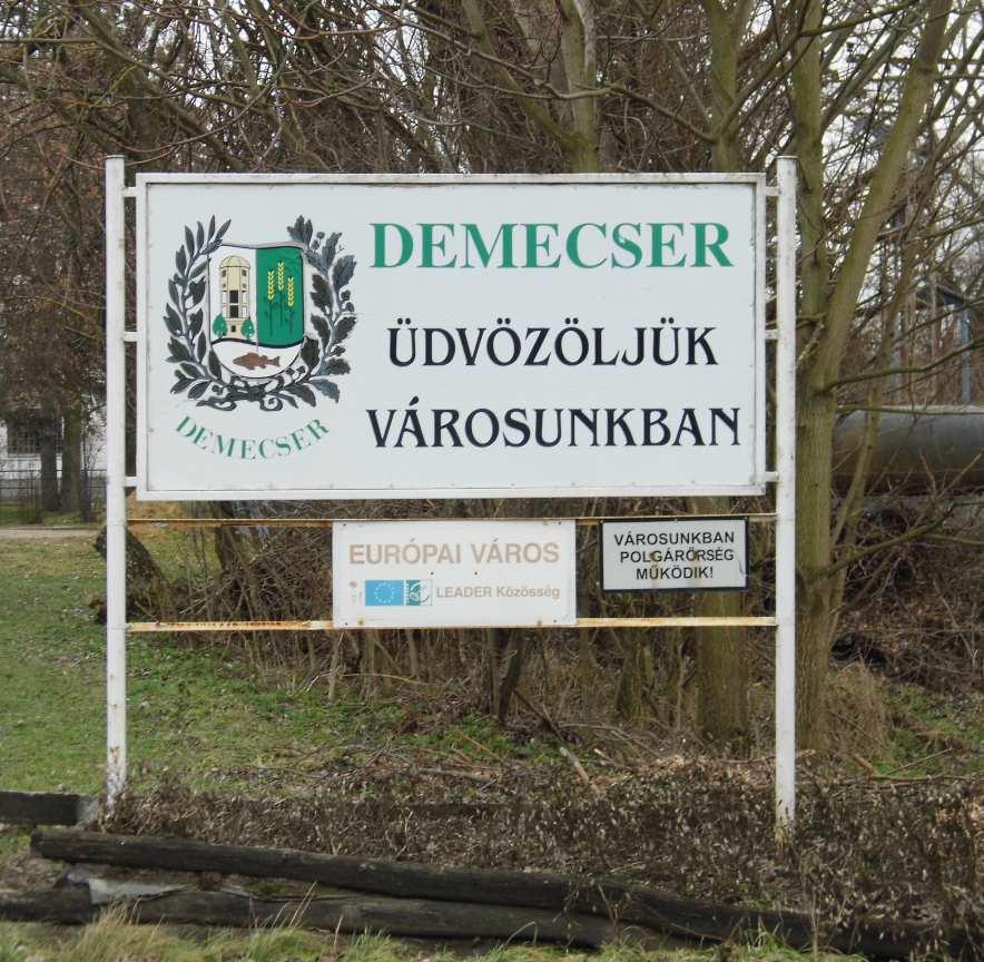 7 JÓ PÉLDÁK: SAJÁTOS ÉPÍTMÉNYFAJTÁK sajátos építményfajták, reklámhordozók, egyéb műszaki berendezések A település arculatának kialakításában nagy szerepe van az utcák megjelenésének, küllemének is.