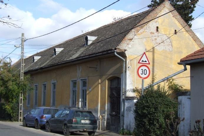 tetőbevilágítók, fa kapu XIX.