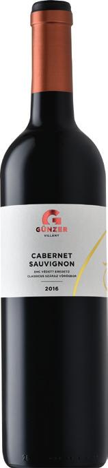 Günzer Cabernet Sauvignon 2015/2016 Villány Nem csak a csomagolás, a bor is változott: a Dobogó, Jammerthal és Csillagvölgy termése a maximális lédús gyümölcsösség érdekében tartályban erjedt, és az