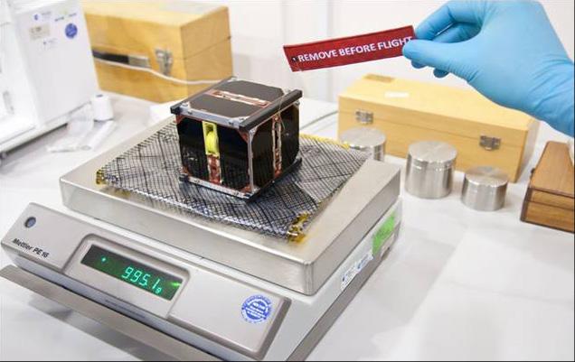 Masat-1 1000 gr alatt (995,1) alakú, maximum 1 kg súlyú, űrminősítéssel rendelkező kisműholdat.