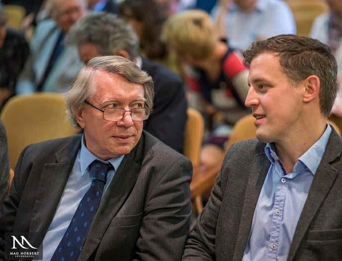 Az ünnepséget Deli József professzor, az intézet jelenlegi (2013-) vezetõje nyitotta meg.