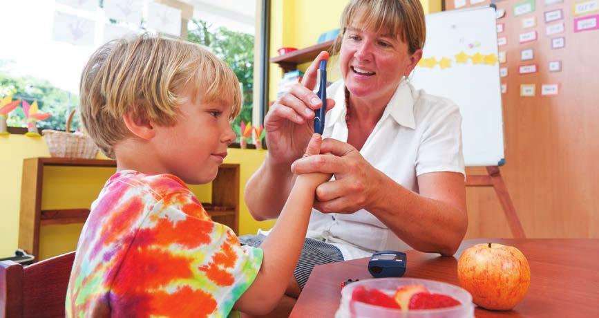 Inzulinkezelés Ha a vacsora előtti vércukor több mint 40%-a 7 mmol/l felett van: S A reggeli előtt adott inzulin adagja elégtelen volt, vagy túl sok szénhidrátot fogyasztott ebédre, uzsonnára.